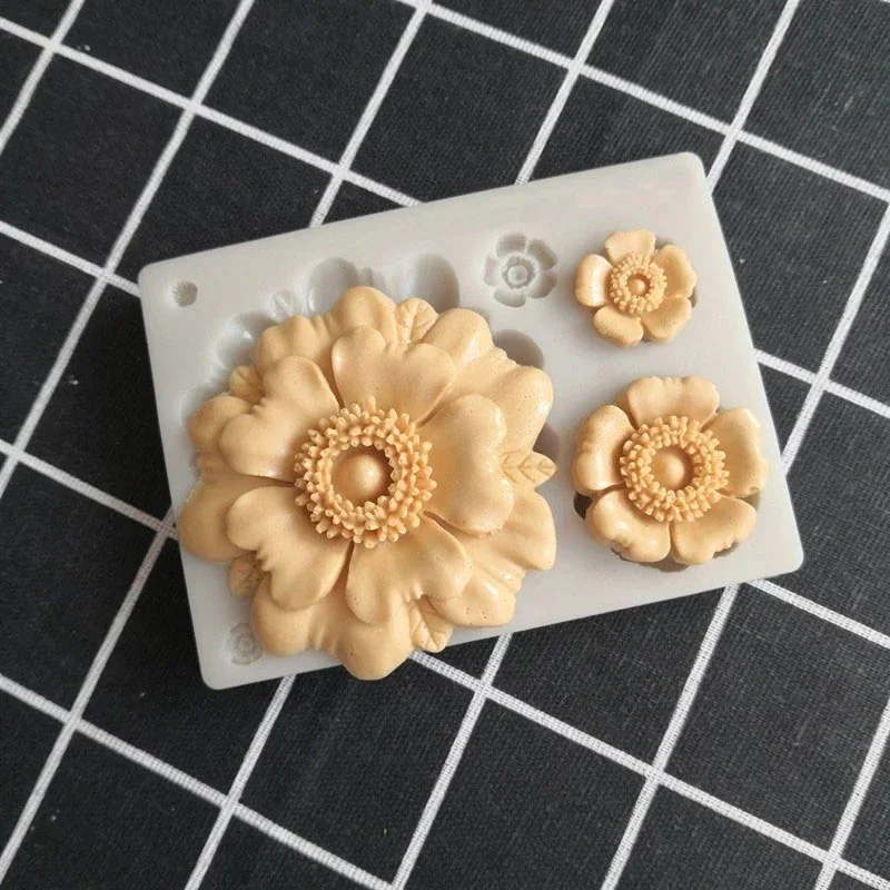 Silicone 3D Daisy Wild Chrysanthemum Flower Shape Mold Baking Mold Chocolate Baking Fondant Cake Accessories Tools Resin Mould