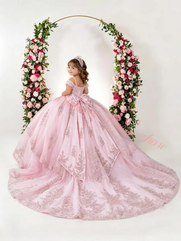 Quality Pink Flower Girl Dress Exquisite Lace Applique for Wedding Beaded Off Shoulder Girls Dress Layered Girls Ball Gowns