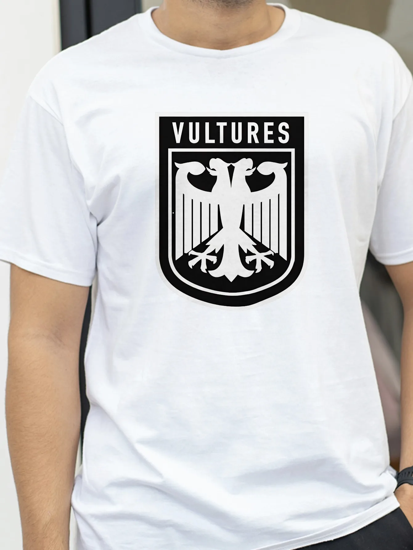 

Rapper Kanye West Vultures print T-Shirt fashion Men Women Funny Graphic tees Summer Style Tops Round Neck Short Sleeve Tshirt