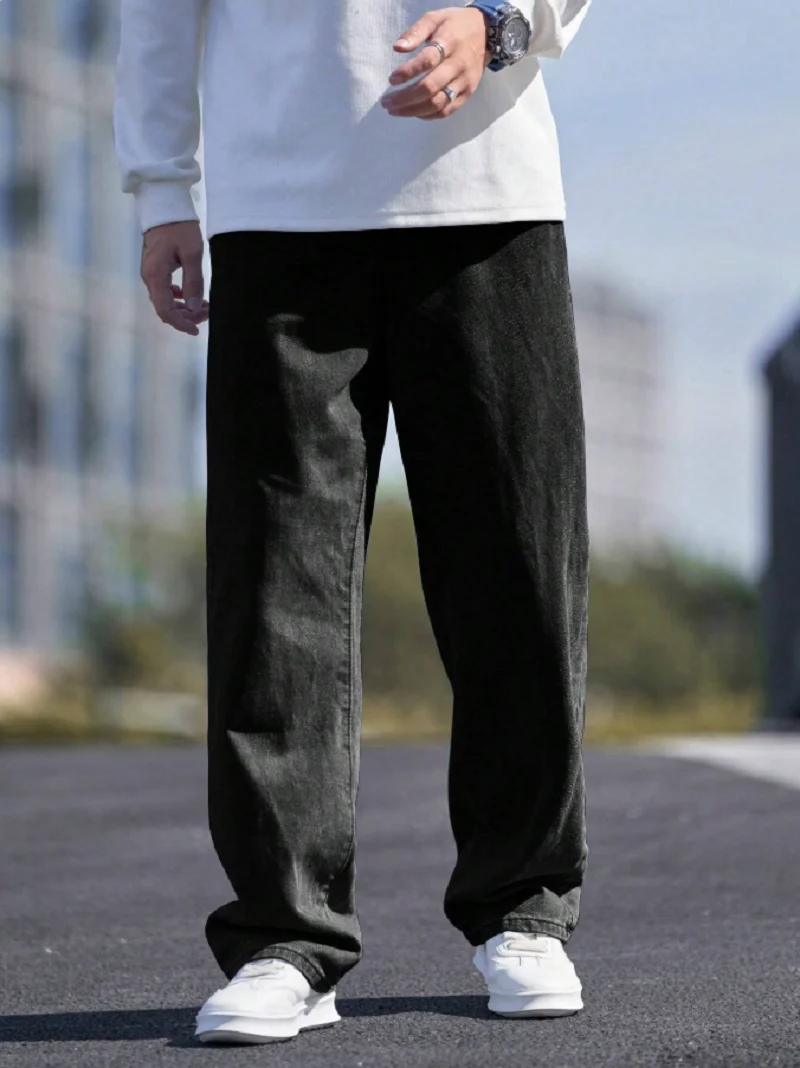 

Мужские свободные повседневные прямые джинсы с наклонными карманами, подходящие для всех сезонов и изготовлены из мягкой ткани