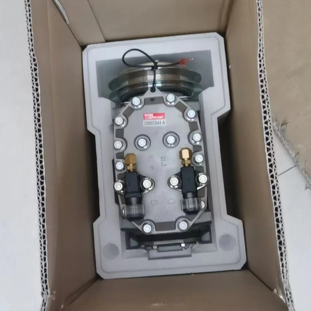 Original TM19 AC Air Compressor 24V Bus Air Conditioner Compressor with Clutch