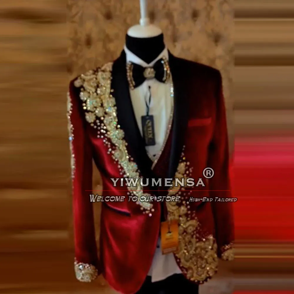 

Exquisite Burgundy Velvet Suits Men For Wedding Beaded Stone Jacket Vest Pants 3 Pieces Formal Party Men's Tuxedos Groom Blazers