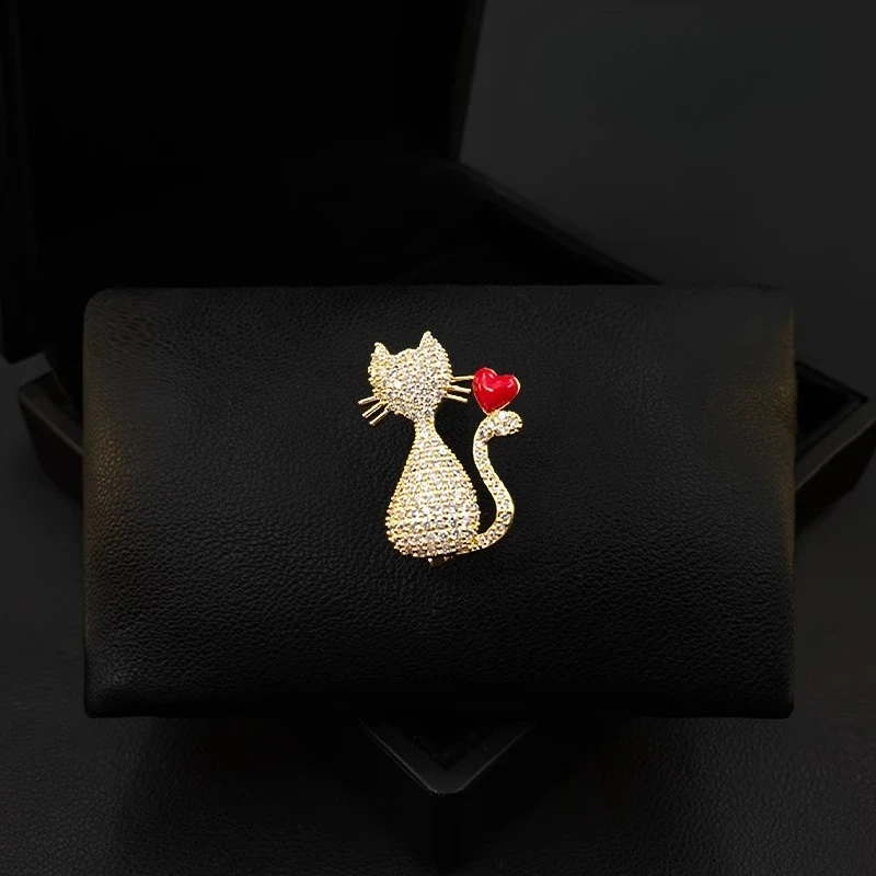

Heart-shaped Kitten Design Brooch for Women High-end Suit Accessories Lapel Pin Clothing Decoration Rhinestone Jewelry Gift 5969