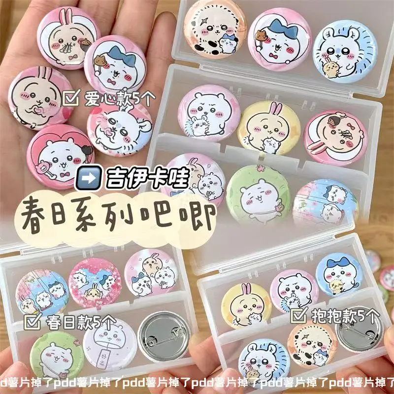 Épingles de badge Chiikawa sur le thème du printemps – Mini épingles en émail de dessin animé esthétique pour la décoration de scrapbooking et de journaux (amectueuses de l'emploi)