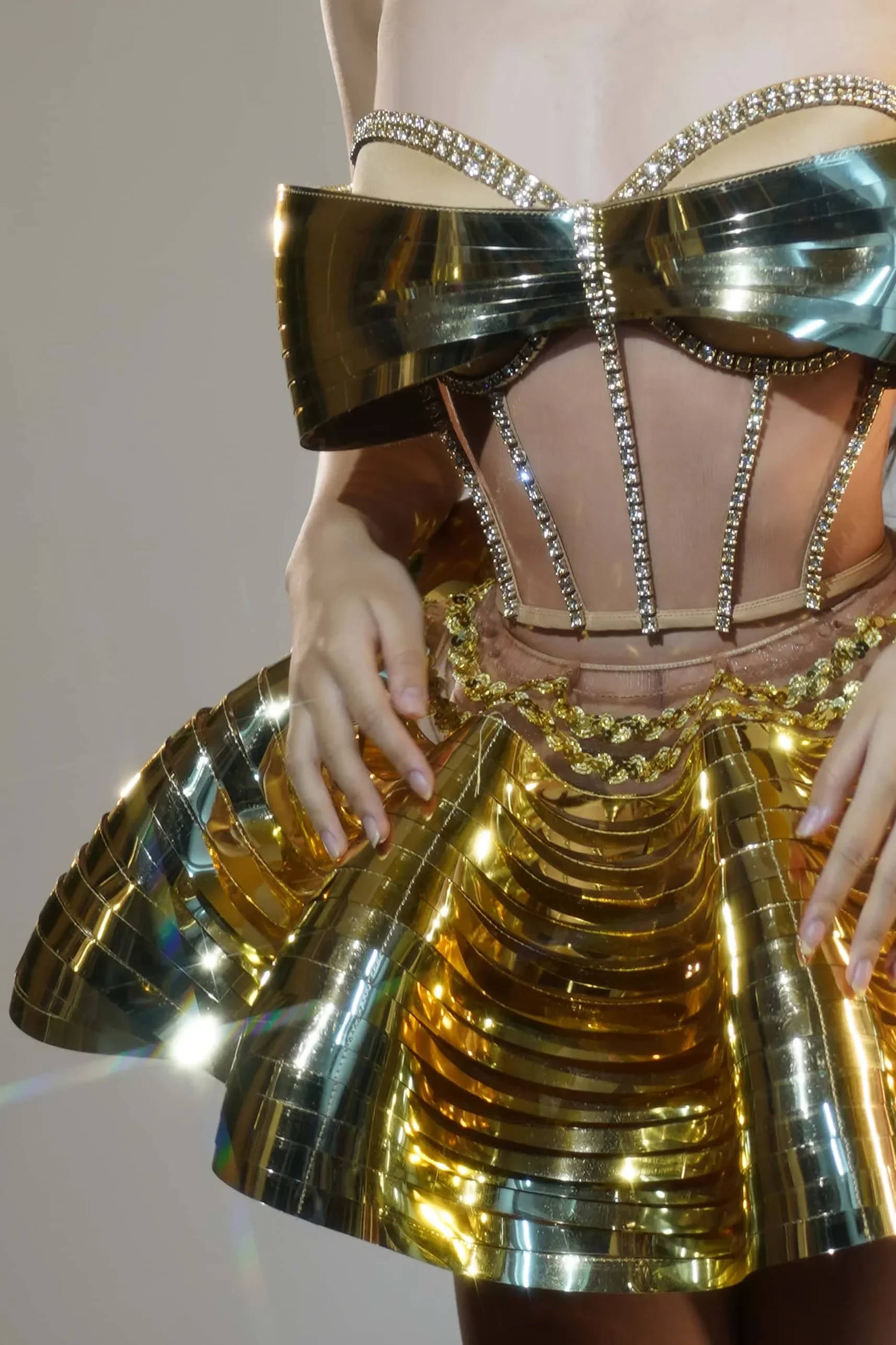 Designer Gold Sequins Party Club Costumes Women Sexy Top and Skirt Stage 2-Piece Outfit Sets Dancer Performance Clothes Feidie