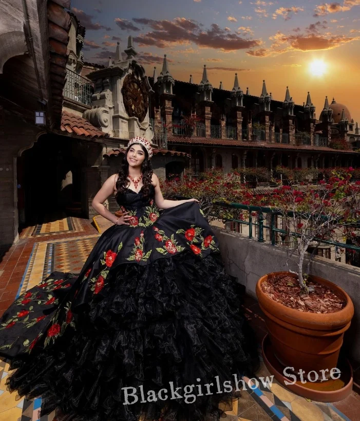 

Черное мексиканское платье Quinceanera 2024 роскошное милое платье с вырезом сердечком и 3D цветочной вышивкой кружева платье-принцесса для выпускного вечера Tutu Sweet 16