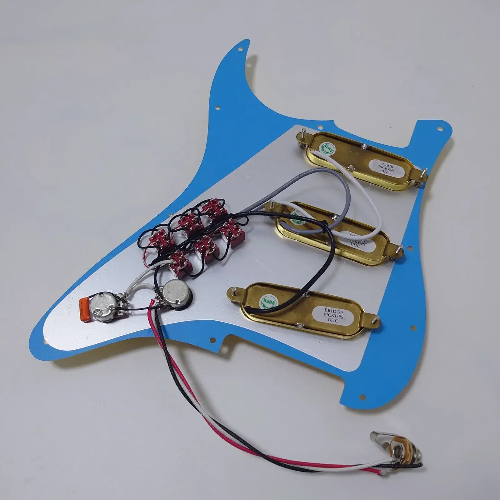 

Guitar SSS Prewired Pickguard Gold Mirror Pickups Loaded 3 Toggle 3 Phase Switch for ST Electric Guitars Replacement Parts