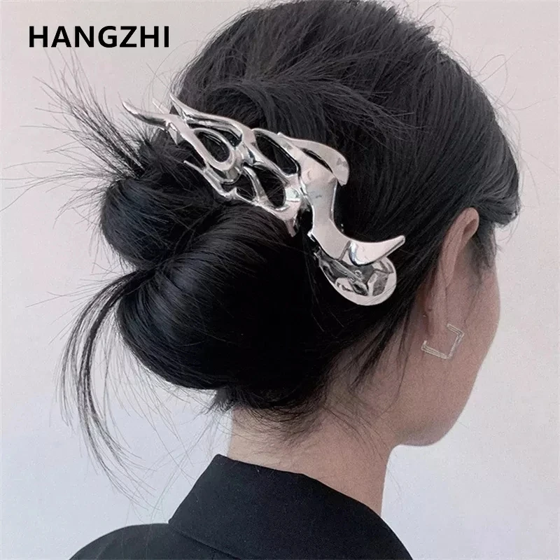 HangZhi 2022 펑크 불규칙 금속 감각의 럭셔리 할로우 아웃 라인, 과장된 개성 상어 클립, 여성 트렌디 파티