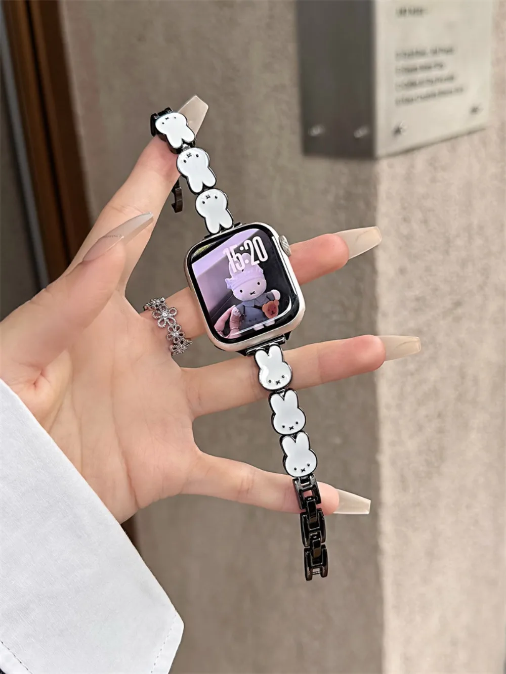 漫画ミッフィーウサギの時計チェーン Apple Applewatch Watch Iwatch ホワイトラビットメタル時計ストラップ 絶妙で高価なギフト