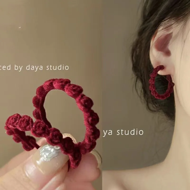 Good night rose, romantic French retro flocked flower round earrings, niche design Hong Kong style fairy temperament earrings