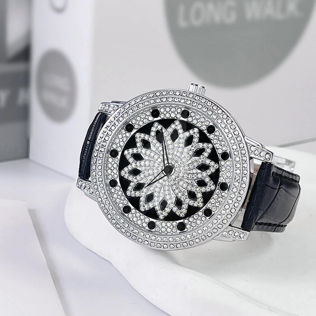 Fashionable Full Diamond Lucky Star Rotating Leather Watch for Men and Women