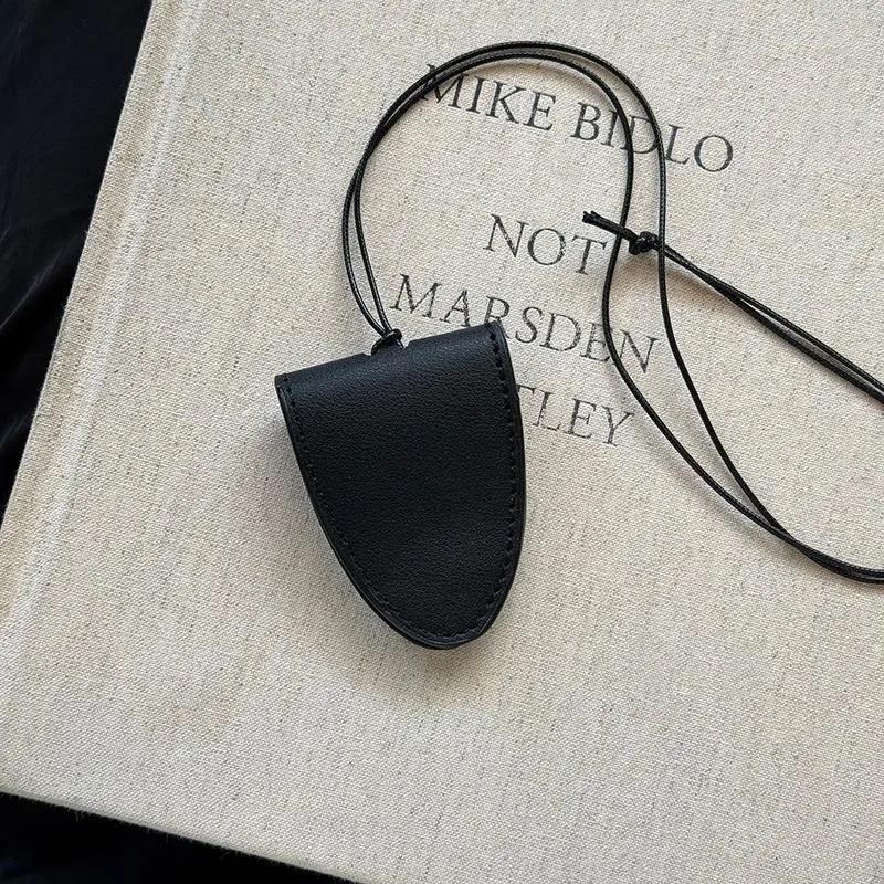 New Portable Hanging Neck Glasses Clip Storage Bag Pendant PU Leather Travel Sunglasses Magnetic Bag Accessories For Men Women
