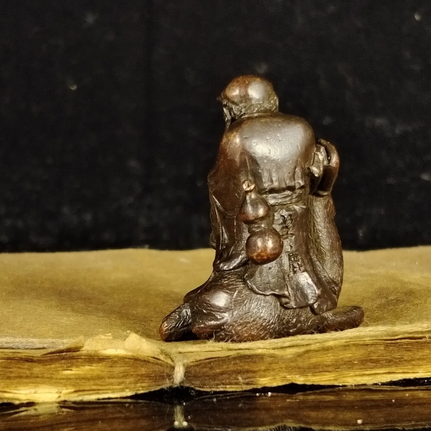 Home Decoration Characters Old Man and Deer Modern Abstract Art Sculpture Bronze Arhat Statue Desktop Decoration Metal Crafts
