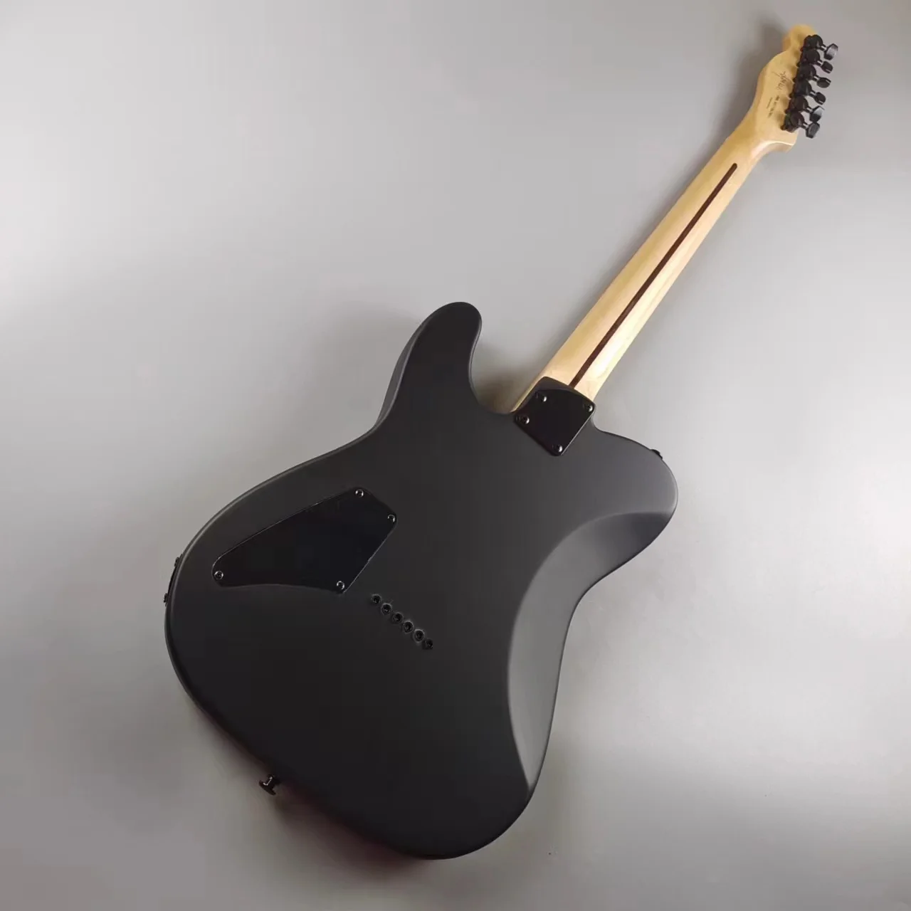 Tailai electric guitar, imported wood and environmentally friendly paint, black matte, EMG pickup, good sound quality, lightning