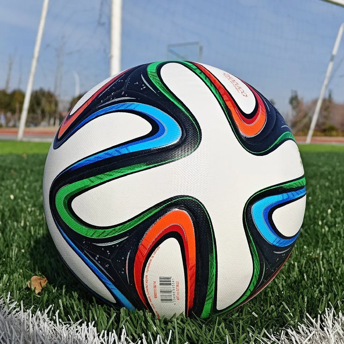 

Football Men Women 2014 Match Size 5 PU Adult Futebol Outdoor Sports Training balls Professional Thicken Team Soccer ball