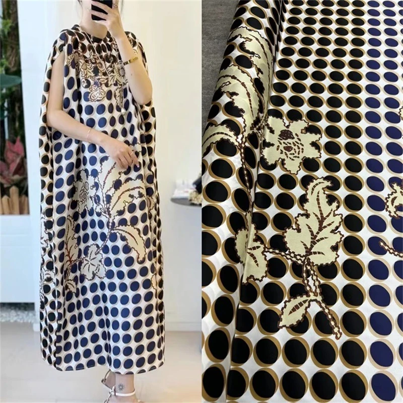 

New Fashion Series Black and Blue Dot Print Twill Stretch Silk Fabric 1.8m Positioning Shirt Skirt Fabric Design Home Furnishing