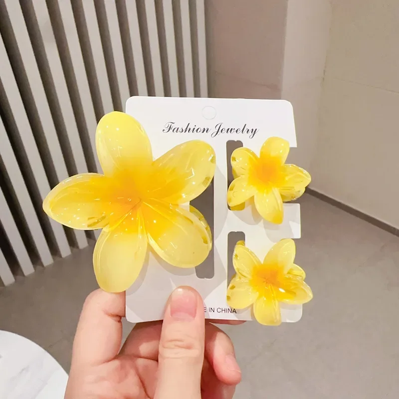 Рисунок 5 - заколки для волос с цветком яйца