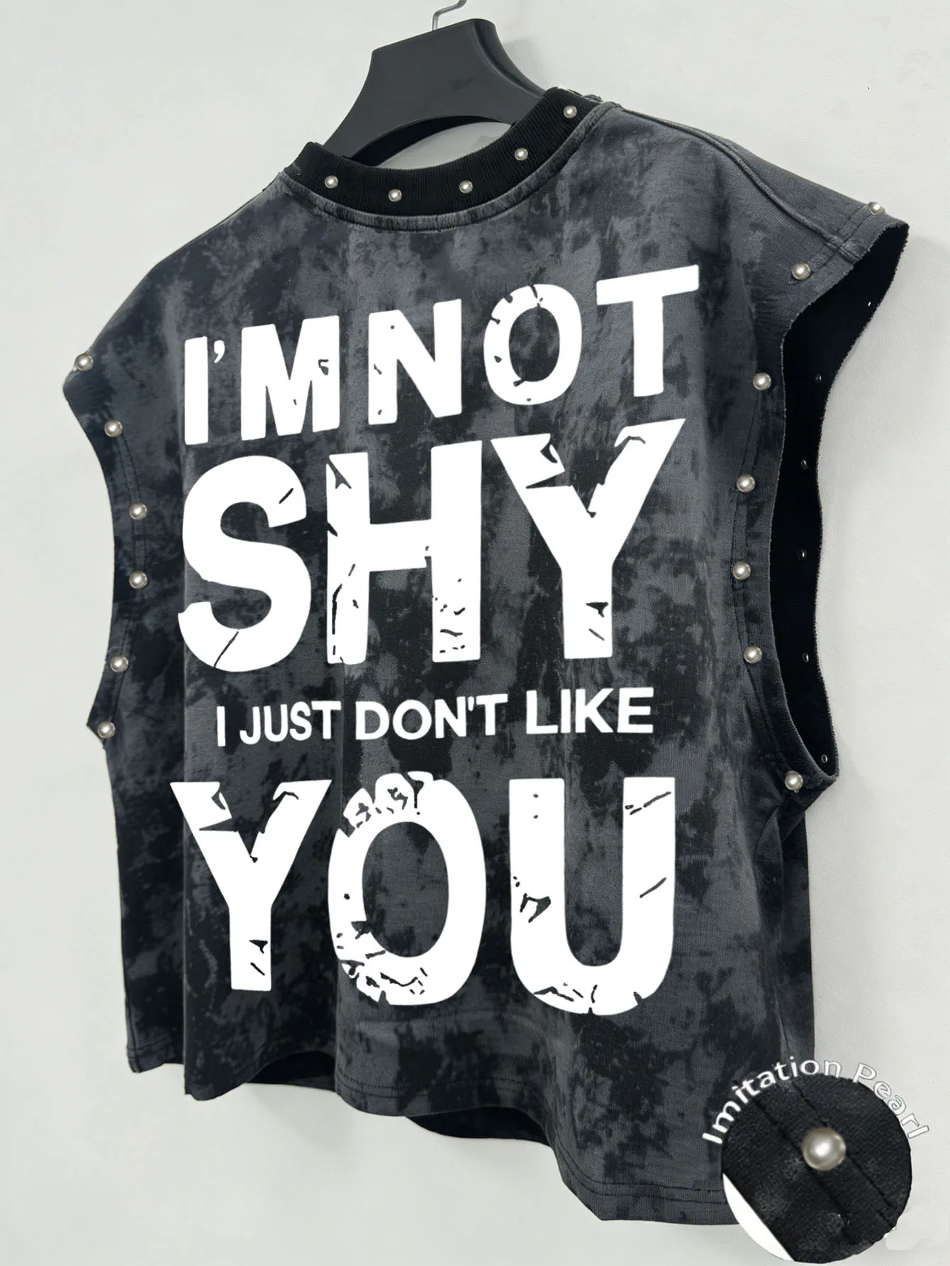 Unisex Vintage-Style Distressed Tank Top Featuring Letter Slogans and Faux Pearl Embellishments—Perfect for Music Festivals.