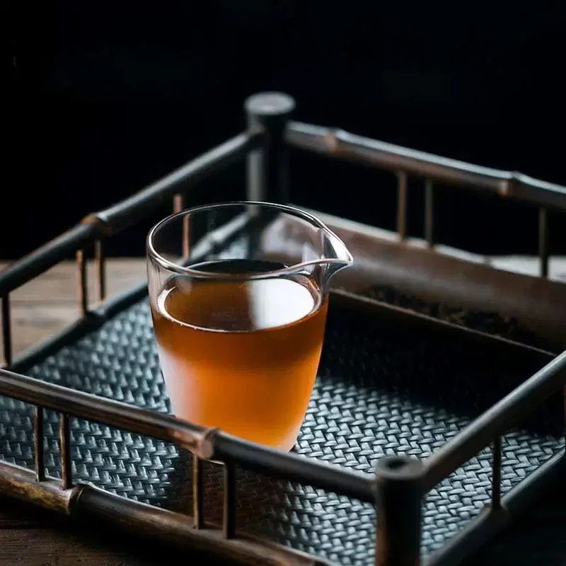Japanese Style Mini Cloud and Mist Fair Cup Transparent Semi Frosted Glass Teacup Tea Dispenser Gongfu Tea Set Accessories