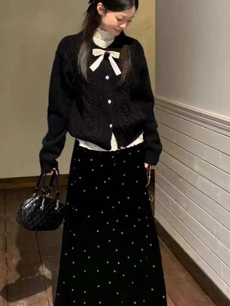 

Комплект из вязаного свитера и юбки в горошек больших размеров: модный осенне-зимний ансамбль для женщин больших размеров Knot D...