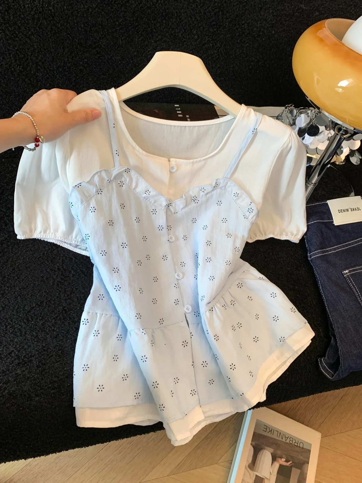 

Unique Floral Print Short Sleeve Shirt Women's Summer 2026 New Style Beautiful Age-Defying Polka Dot Design Slim Fit Top