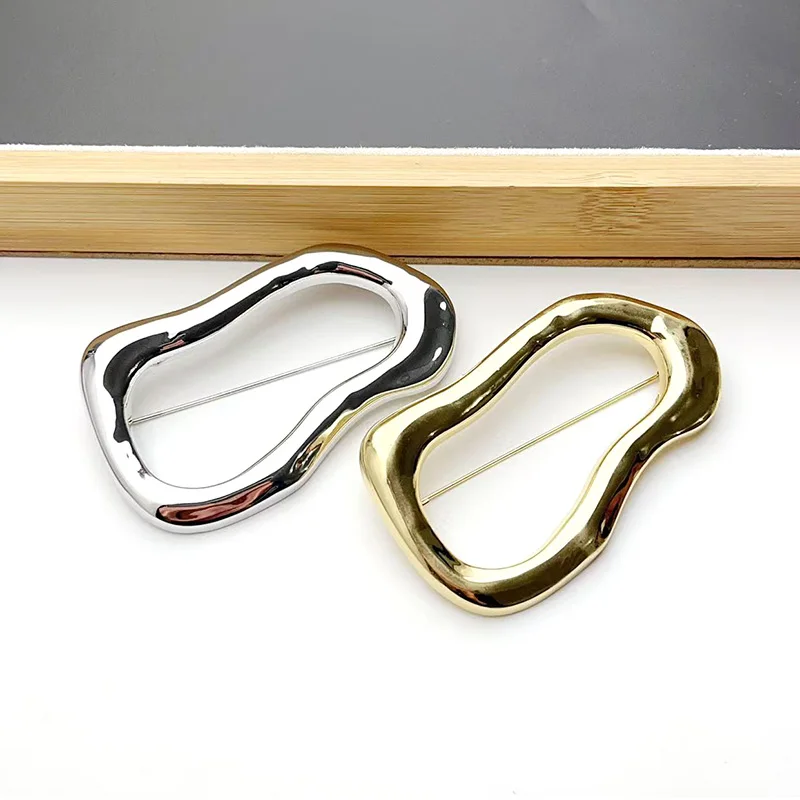 

Exaggerate Irregular Oval Smooth Brooch Light Luxury Premium Metal Pin Women's Suit Jacket Non-Slip Jewelry Accessories