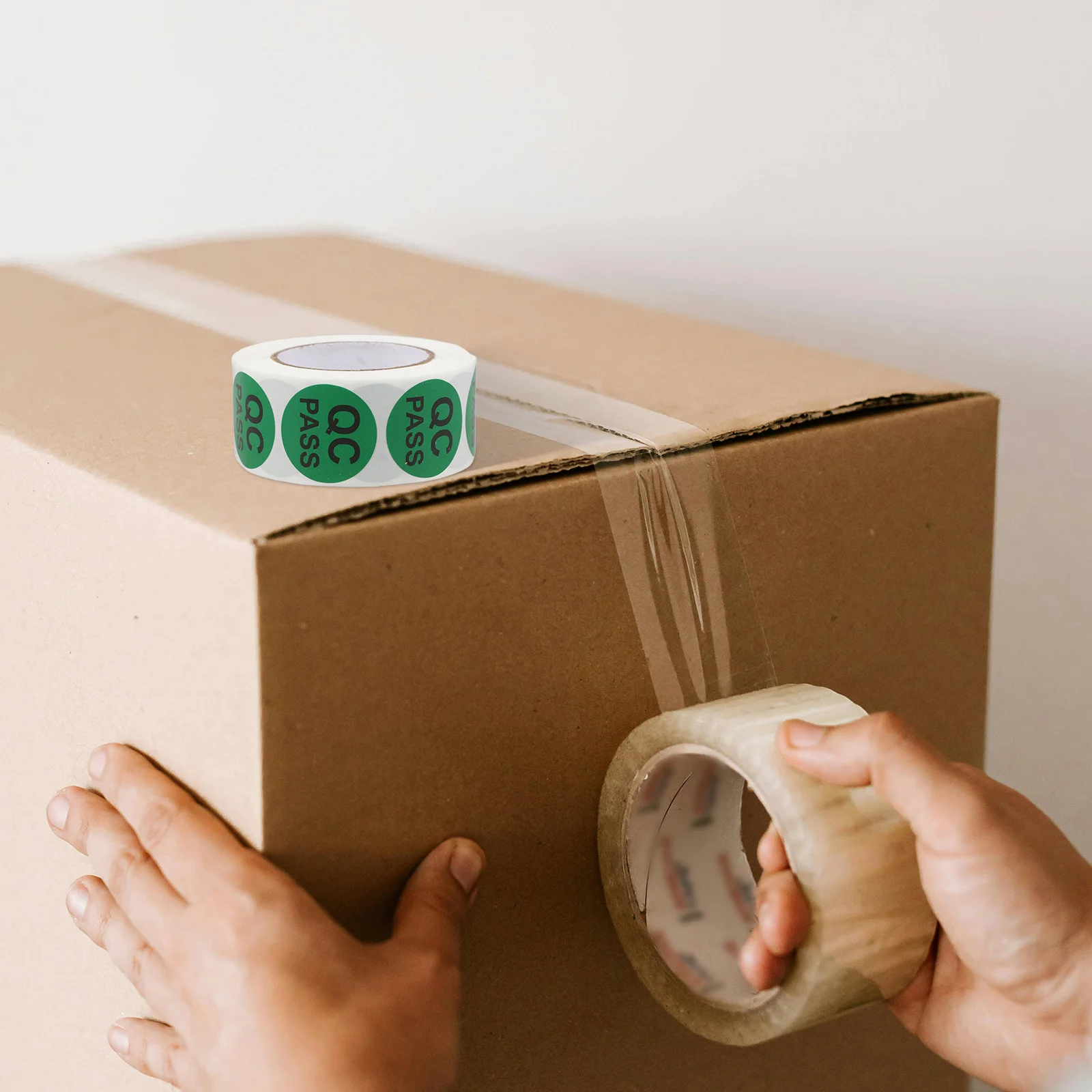 

Круглые клейкие этикетки Qc для управления инвентарью, четкий текст, долговечная клейкая клейкая лента, одобренные Qc