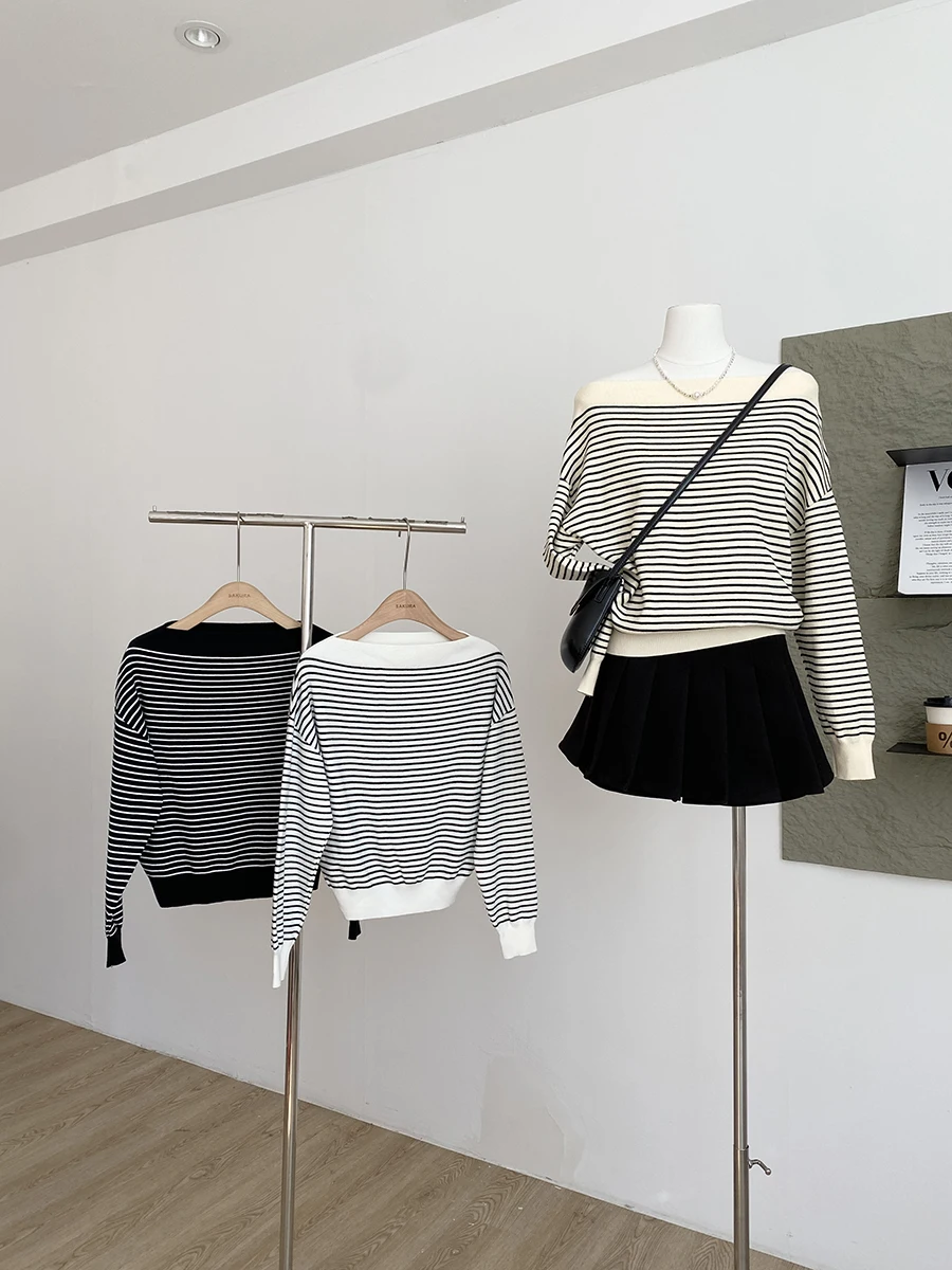 

2025 Autumn Winter New Style Korean Simple Casual Versatile Striped One Shoulder Knitted Shirt Waist Cinched Slim Fit Top Women