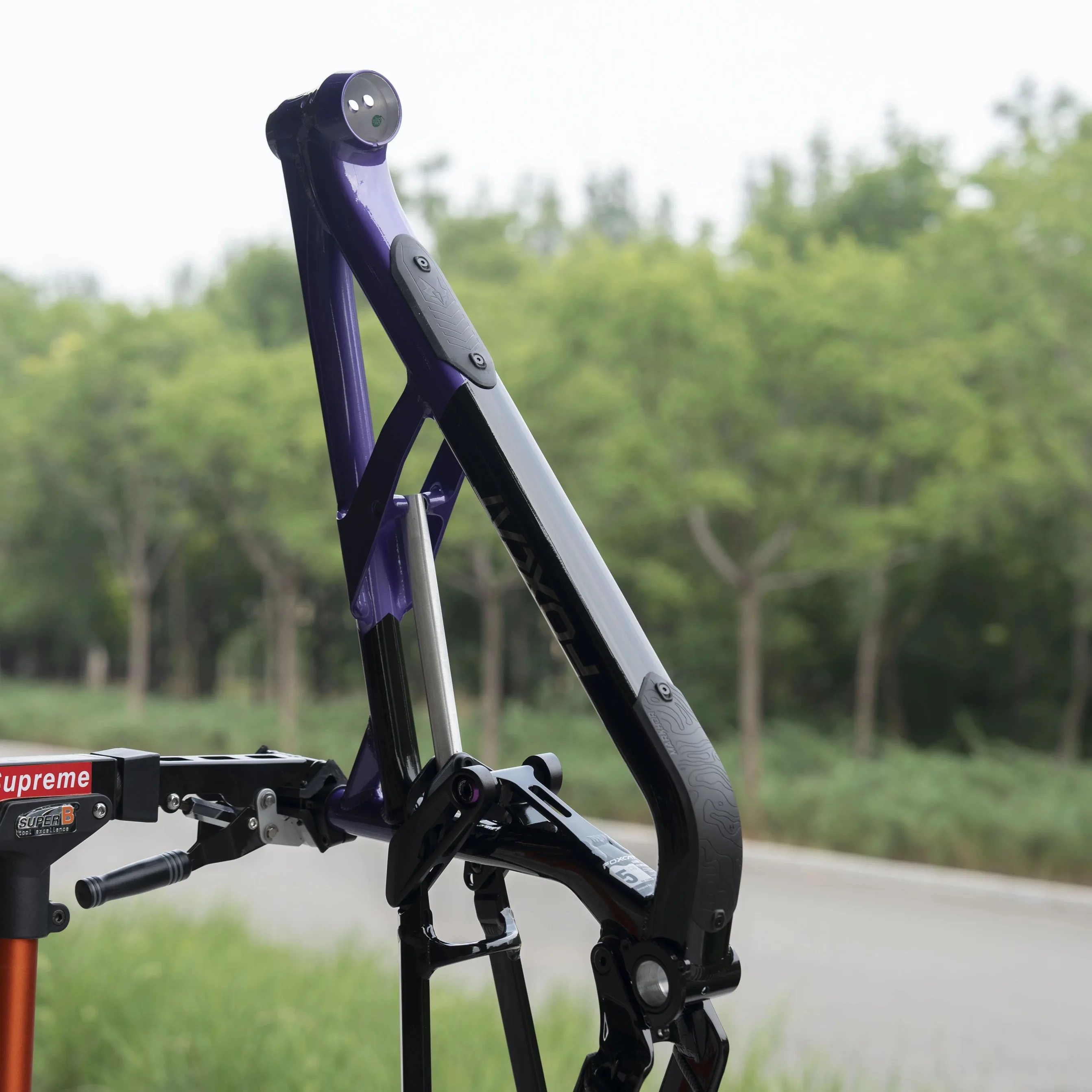 FOXCAT 170 AL Soft-tail MTB Fr - Mountain Biking Downhill 评论和价格