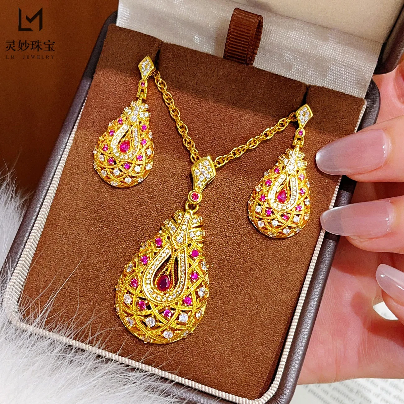 

Value Preserving Diamond Pipa Water Drop Pendant Earring For Women 24K Gold AU999 Pure high-purity gold for wearing