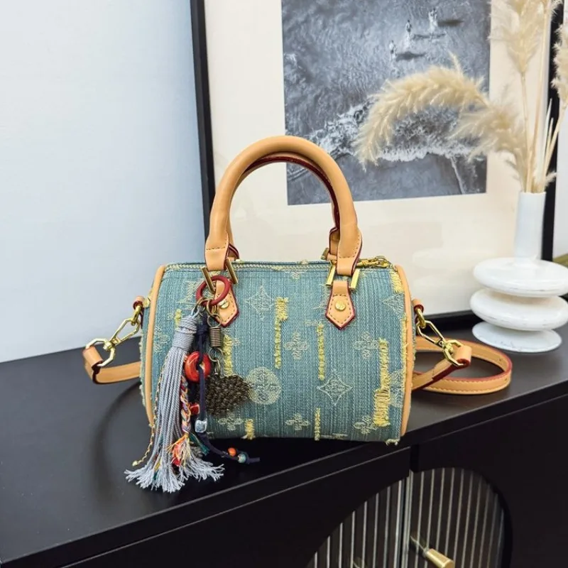 

Chic And Elegant Messenger Tote Solid Color Simple Luxury Also A Perfect Large Capacity Diaper Bag For Modern Women