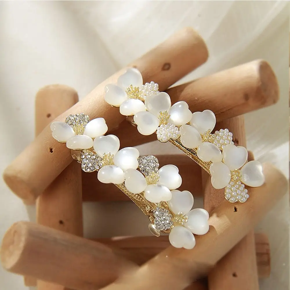 

Sweet Temperament Pearl Barrettes Rhinestone Headwear Flower Headdress Korean Style Hairpin Girl Spring Clip Women Hair Clip
