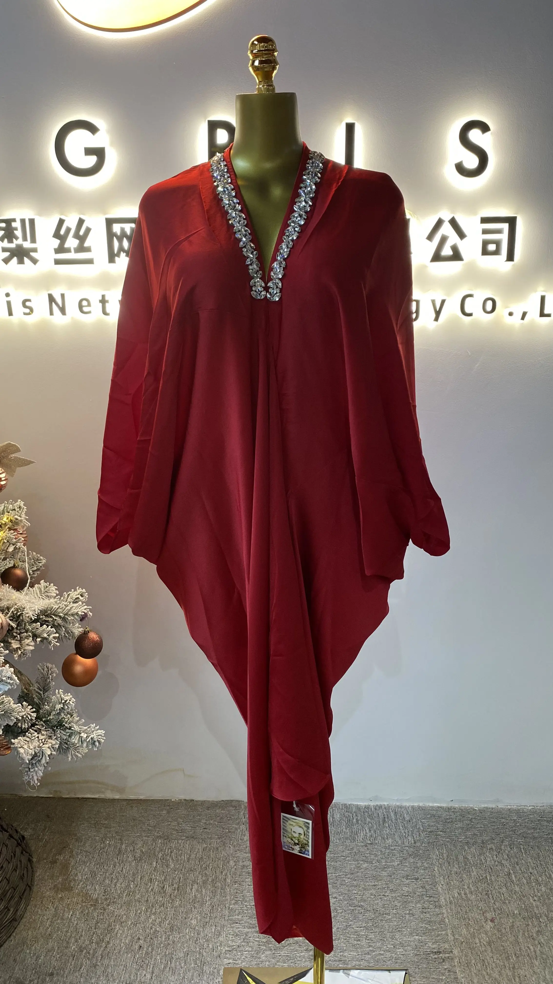 أحدث تصميم للسيدات بأكمام ثلاثة مواسم ورقبة على شكل حرف V وأزرار سفلية مطبوعة وبنطلون فضفاض مكون من قطعتين-GZXX083