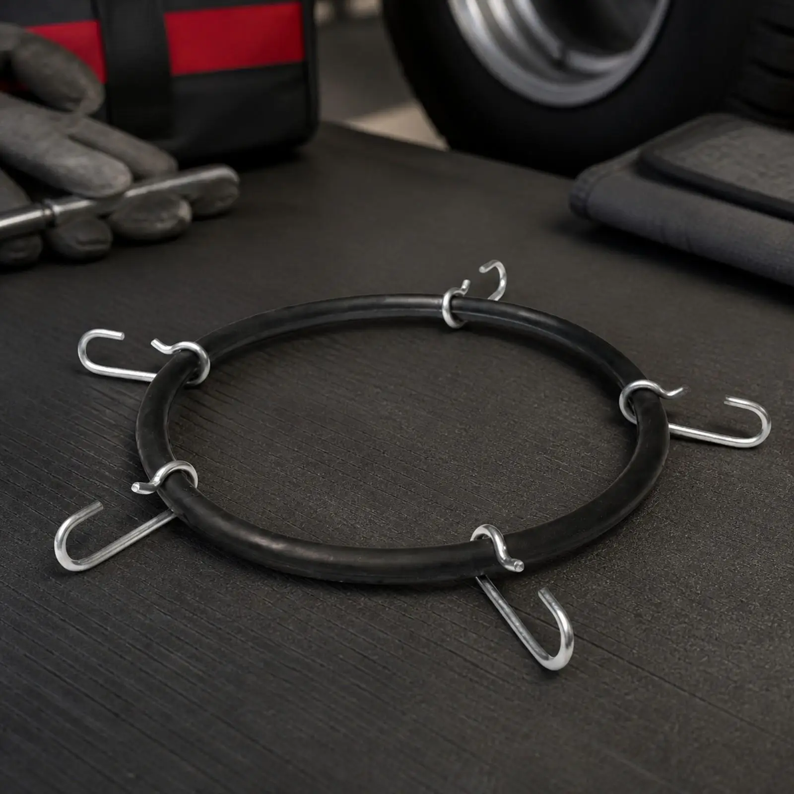Universal Snow Chain Tensioner Hook with Metal Claws Rubber Strap for Vehicle Emergency Traction Aid