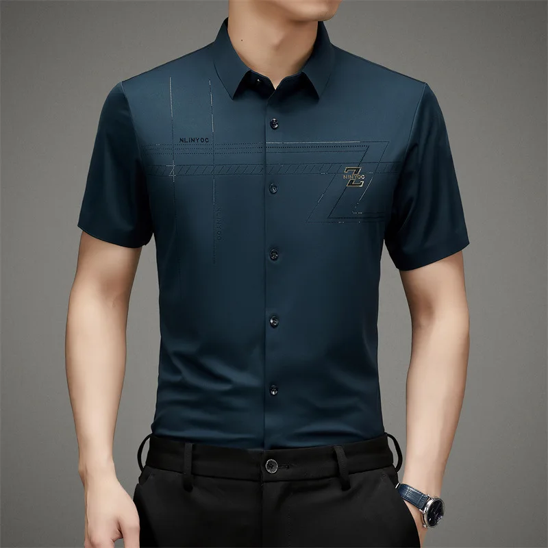 Camiseta de manga corta con cuello vuelto para hombre, camisa informal de negocios, ligera, de seda de hielo, Color sólido, verano, 2023