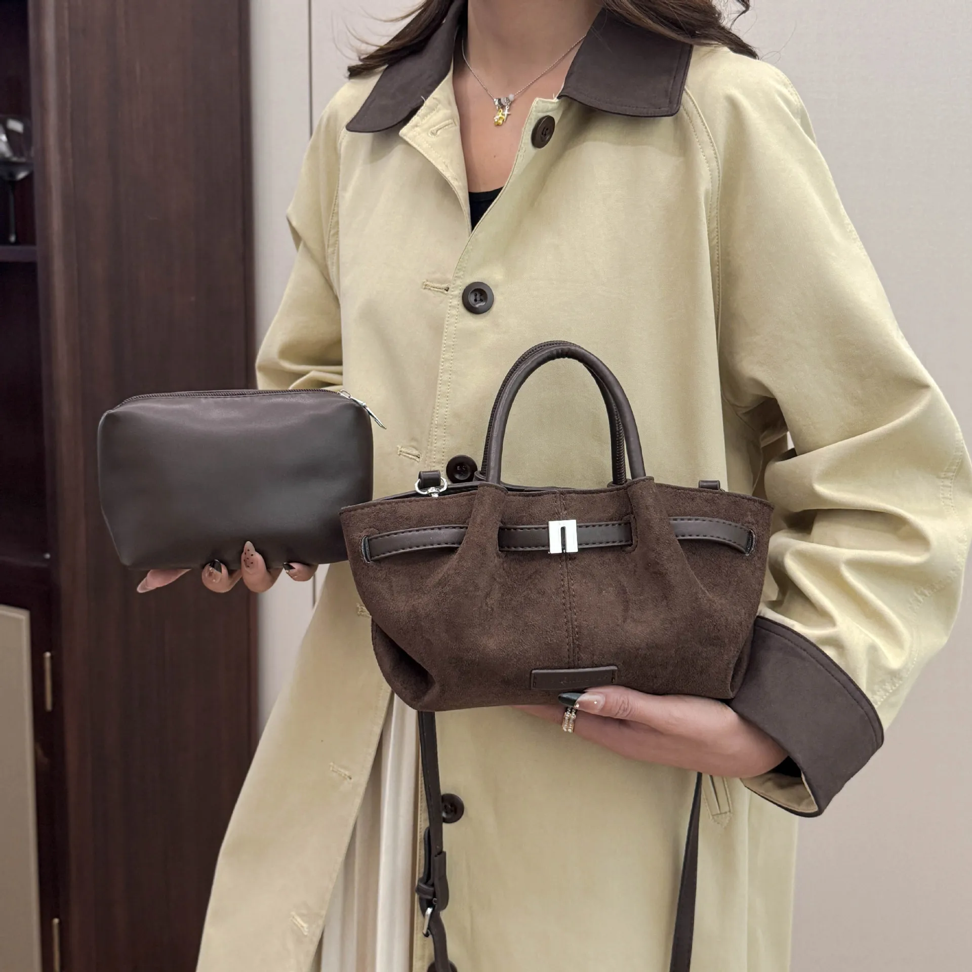 حقيبة يد جلدية فاخرة للسيدات لعام 2025، محفظة كتف متعددة الاتجاهات، حقيبة عمل ذات سعة كبيرة للتنقل المكتبي والاستخدام اليومي