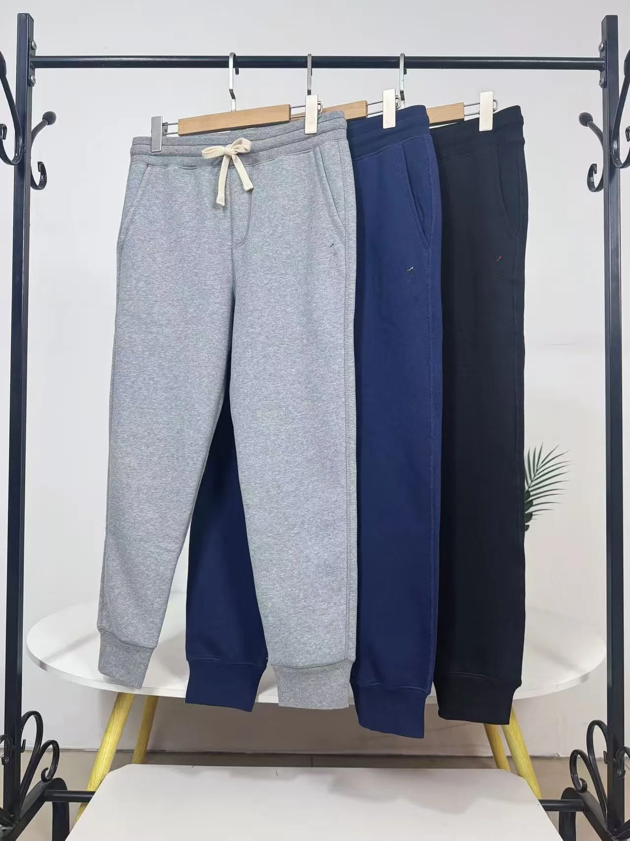 

Faionable Embroidered Fce Lined Cuffed Long Pants Casual Sweatpants for Men And Women Winter Warm Trousers Street Sle