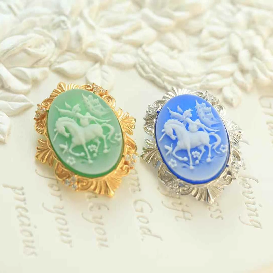 PureSilver Inlaid Agate Cameo Series Pendant with Relief Design of Running with Dreams A Stunning Piece for Fashion Lovers Ideal