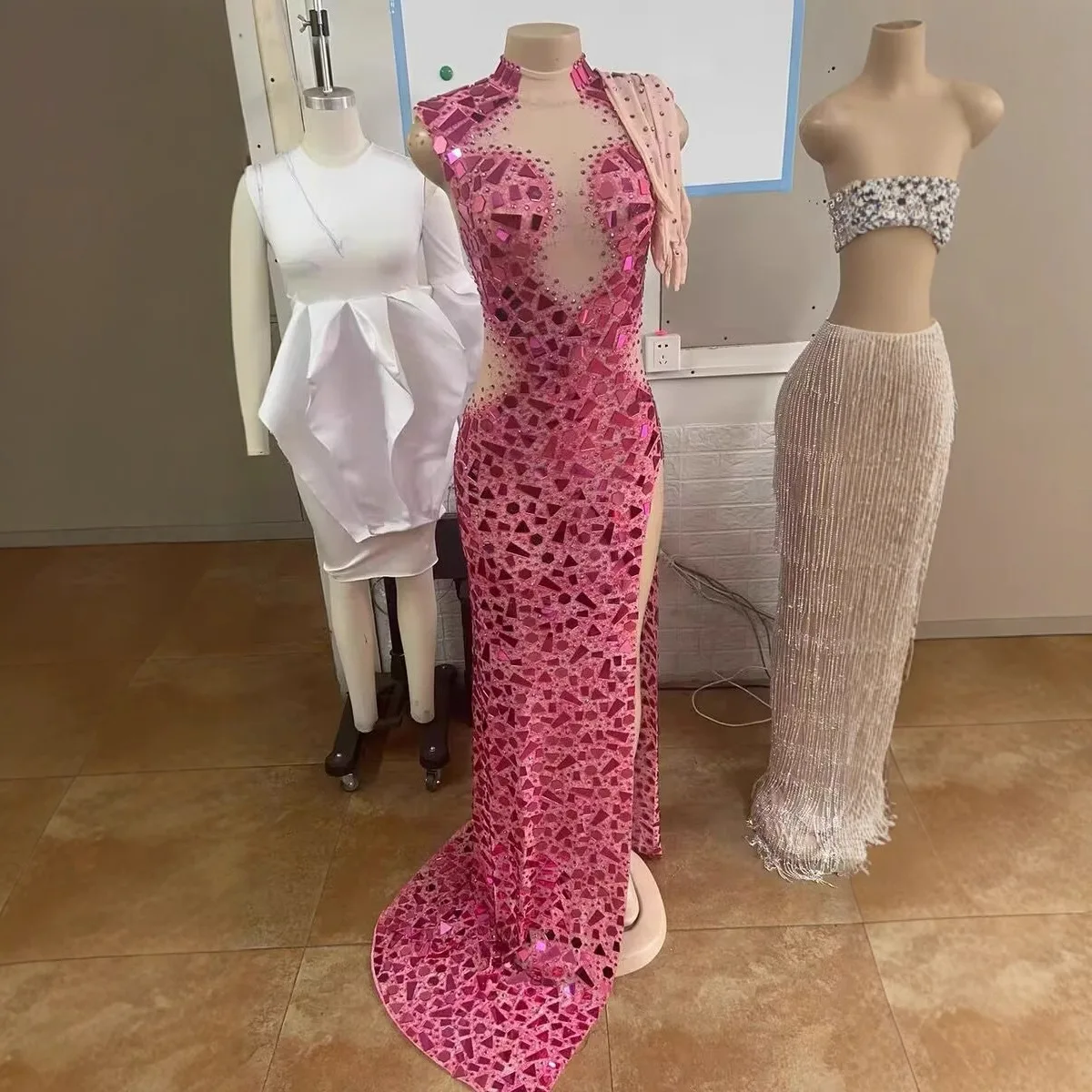 ใหม่ไนท์คลับบาร์เซ็กซี่BacklessชุดราตรีRoseสีแดงฤดูร้อนขายร้อนParty Abito Da Cerimonia Donna Abito Luxury Elegante Gala