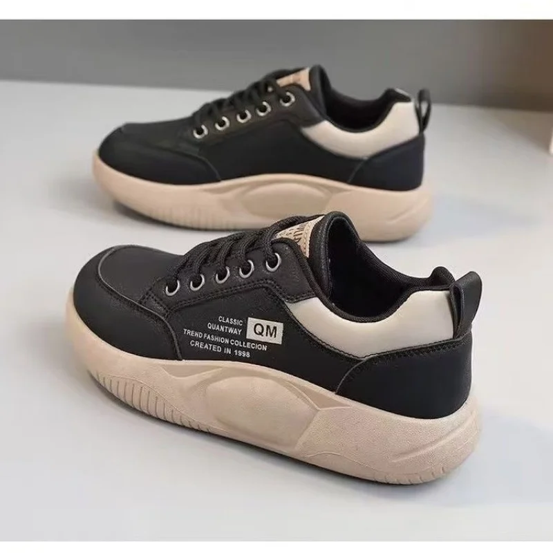 Sophisticatedly Trendy Branded Low-top Sneakers: Elevate Everyday Fashion with Unmatched Comfort