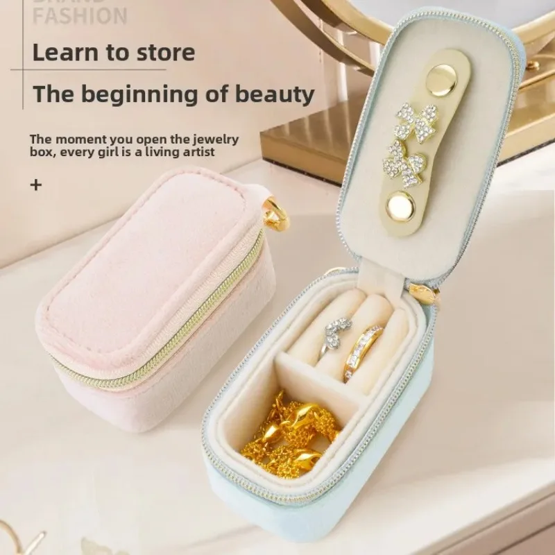 

Portable Mini Jewelry Storage Box Travel Jewelry Case Keychain Storage Earrings Necklace Ring Jewelry Organizer Display