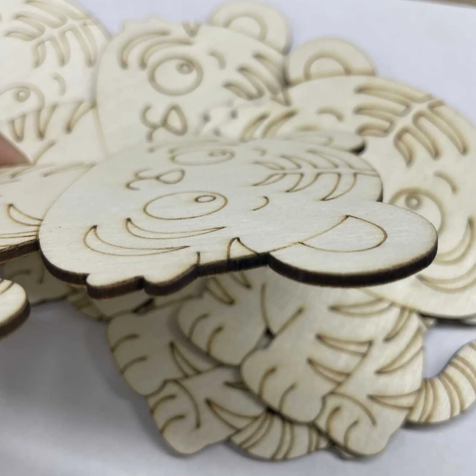 10 Pcs/set Tiger Animal Unfinished Wooden Ornaments Coaster Wedding Handmade Supplies Wooden Craft Set DIY Craft Home Decor view 4