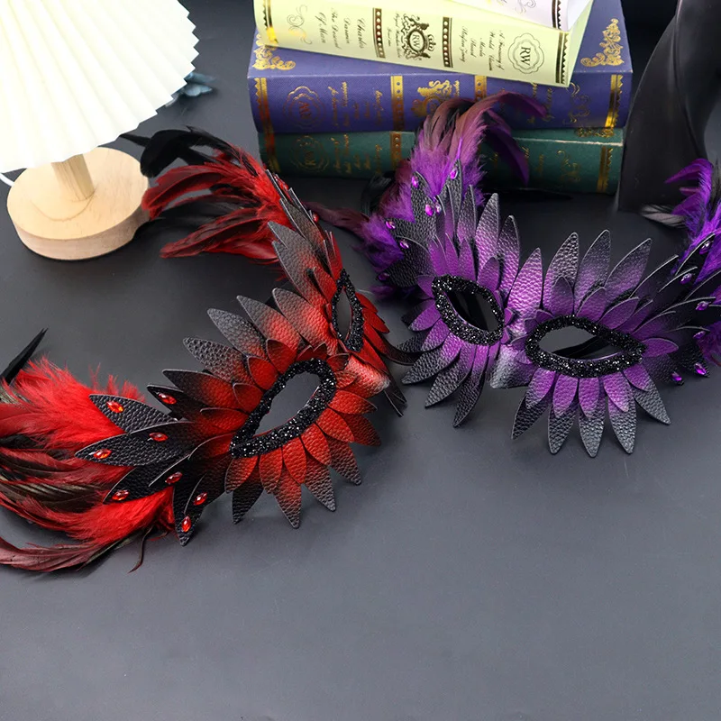 Piuma nera Becco di uccello Aquila Mezza maschera Cosplay Animale Bocca di uccello Maschere in pelle Puntelli per costumi da festa di carnevale di Halloween