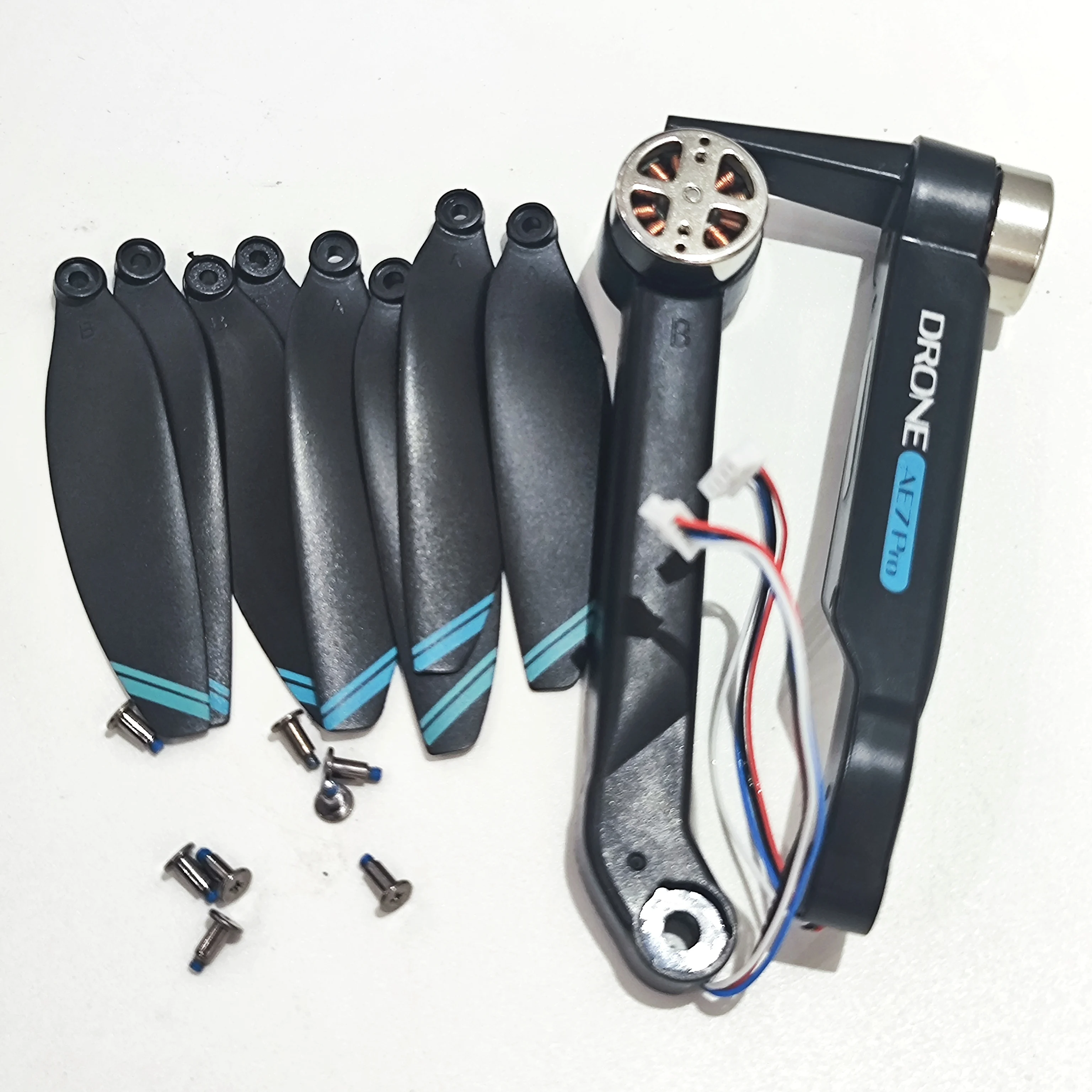 

2 шт. AE7 Pro складной дрон RC Quadcopter запасные части бесщеточный двигатель передний задний рычаг B + аксессуары для вентиляторов крылья кленового листа 8 шт.