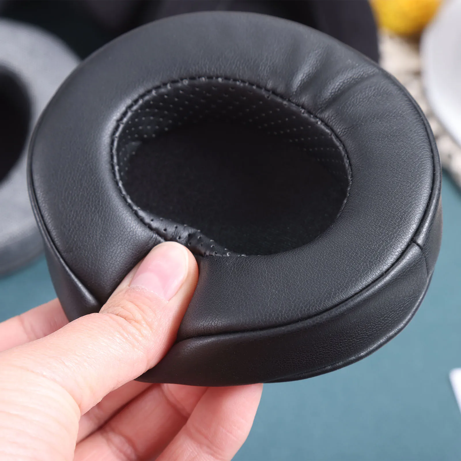 2 pz/paia auricolari auricolari, paraorecchie di ricambio montati sulla testa, per auricolari Brainwavz HM5 Audio Technica ATH M50 ATH-M50x