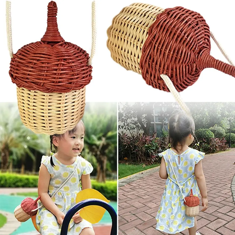 

Hand Made Woven Pinecone Crossbody Handbag Vintage Mini Rattan Shoulder Bag Pinecone Rattan Bag
