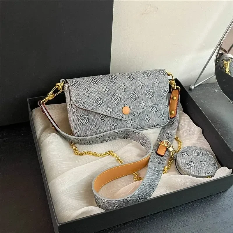 

brand Single shoulder Fashionable Classic Handbags Crossbody Leather and Mini Fashion Letter Bags Plain tote bags lucky 2025