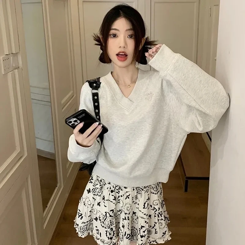 ヴィンテージ原宿クロップドスウェット女性ルーズ怠惰な風刺繍 V ネックプルオーバー長袖ストリート固体女性トップス