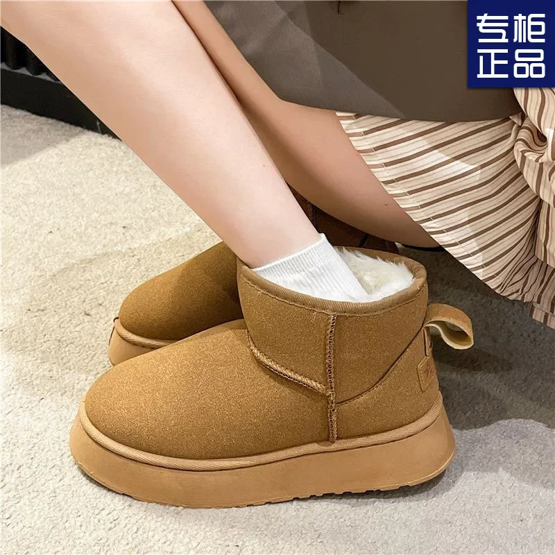 

Luxury Winter Women Short Plush Warm Snow Boots Casual Shoes New Suede Fur Chelsea Ankle Boots Flats Platform Ladies Shoes