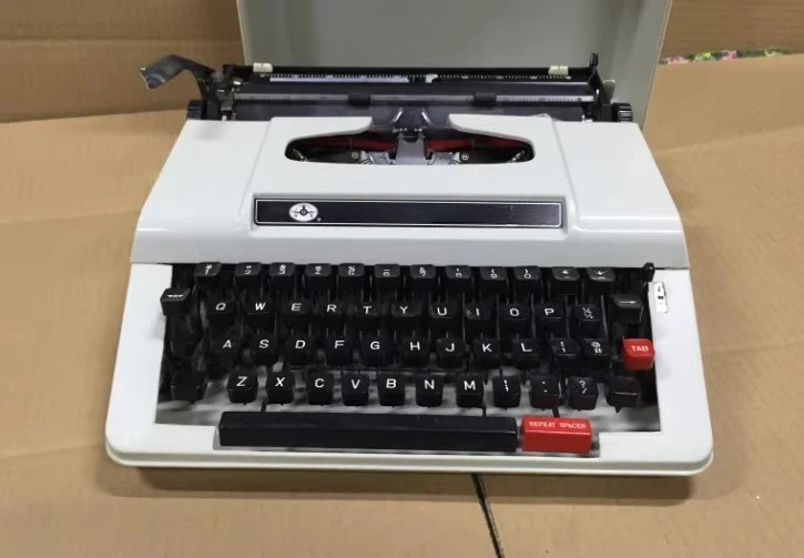 

Old English Typewriter Model 310 Manual Mechanical English Typewriter